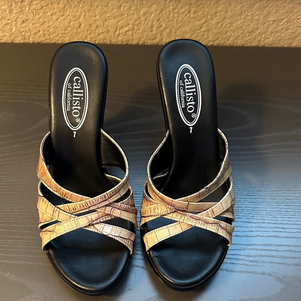 Callisto Black and Cream Comfortable Strappy Sandals Size 7
